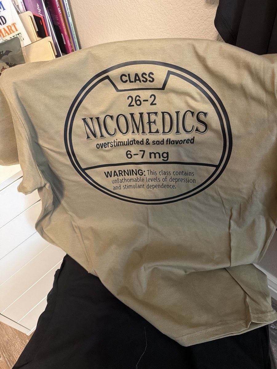 Nicomedics class shirt in tan